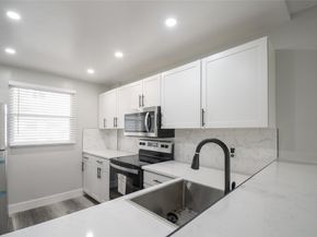 119 Royal Park Dr 4H, Oakland Park FL 33309