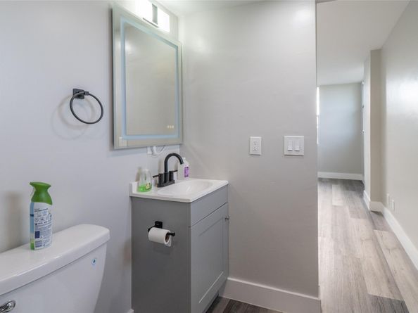 119 Royal Park Dr 4H, Oakland Park FL 33309