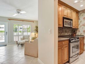 3215 SE 10th Street 102, Pompano Beach FL 33062