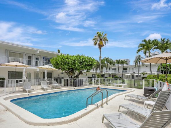 3215 SE 10th Street 102, Pompano Beach FL 33062