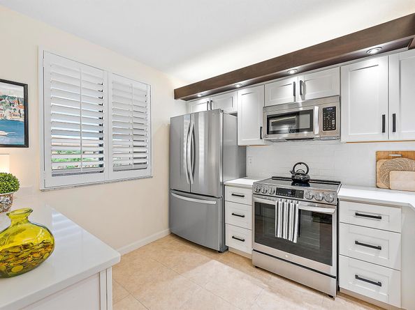 2101 Marina Isle Way 404, Jupiter FL 33477