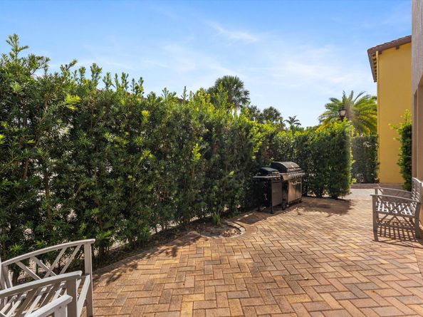 106 Via Floresta Drive, Boca Raton FL 33487