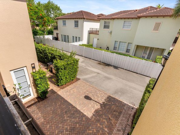 106 Via Floresta Drive, Boca Raton FL 33487
