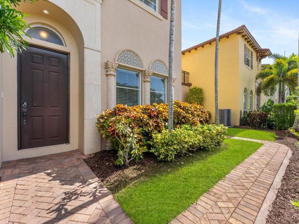 106 Via Floresta Drive, Boca Raton FL 33487