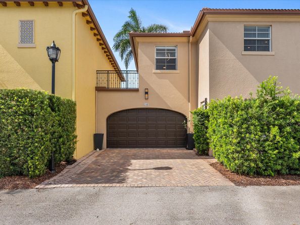 106 Via Floresta Drive, Boca Raton FL 33487