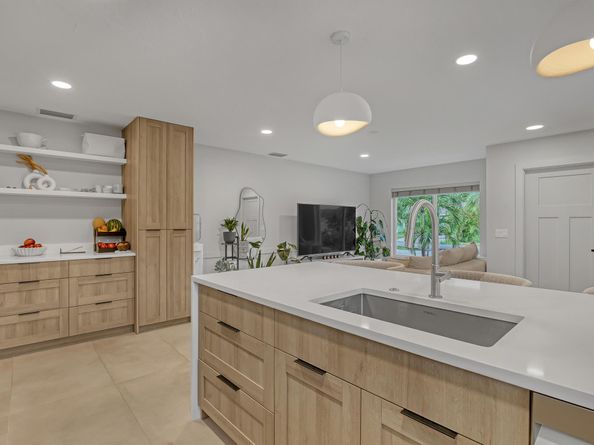 414 W Mango Street, Lantana FL 33462