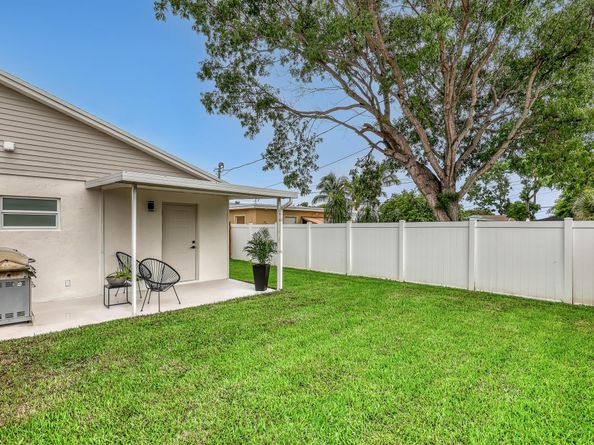 414 W Mango Street, Lantana FL 33462