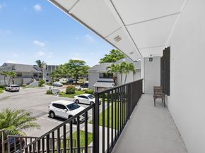 704 Clubhouse Circle, Jupiter FL 33477