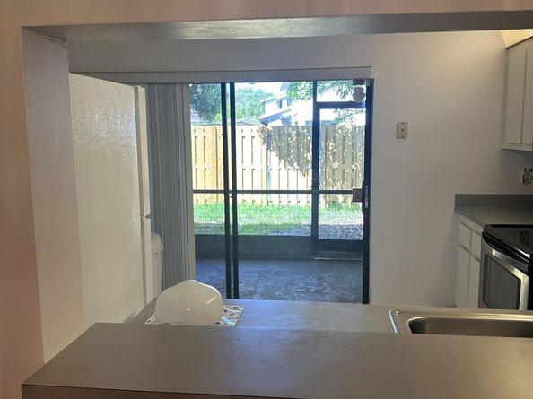 621 NW 105th Way, Pembroke Pines FL 33026