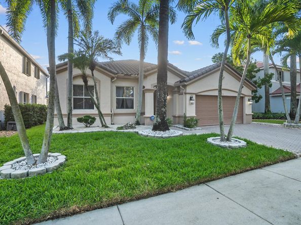 972 Lavender Cir, Weston FL 33327