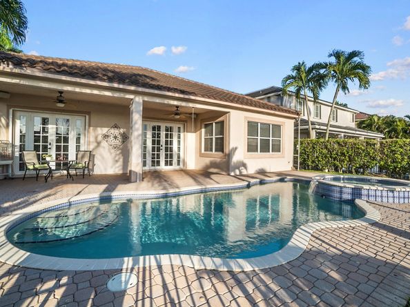 972 Lavender Cir, Weston FL 33327