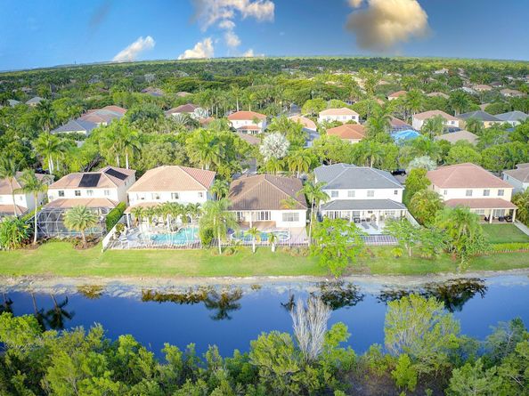 972 Lavender Cir, Weston FL 33327