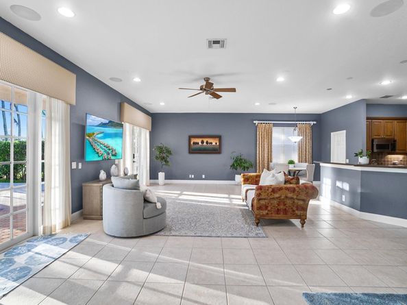 972 Lavender Cir, Weston FL 33327