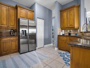 972 Lavender Cir, Weston FL 33327