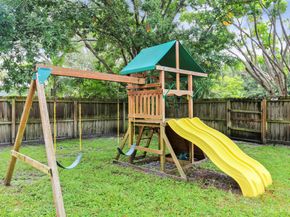 902 Oak Circle, Jupiter FL 33458