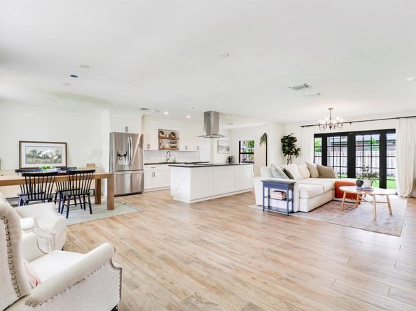 902 Oak Circle, Jupiter FL 33458