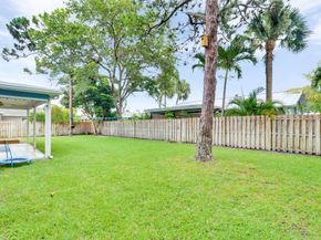 902 Oak Circle, Jupiter FL 33458
