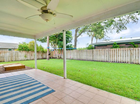 902 Oak Circle, Jupiter FL 33458