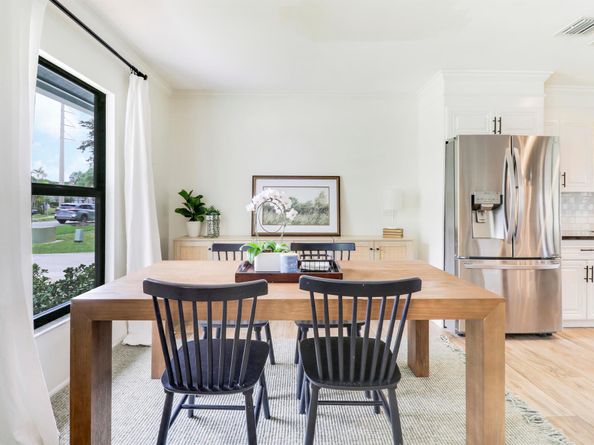 902 Oak Circle, Jupiter FL 33458