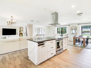902 Oak Circle, Jupiter FL 33458