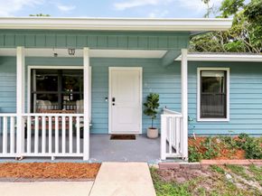 902 Oak Circle, Jupiter FL 33458