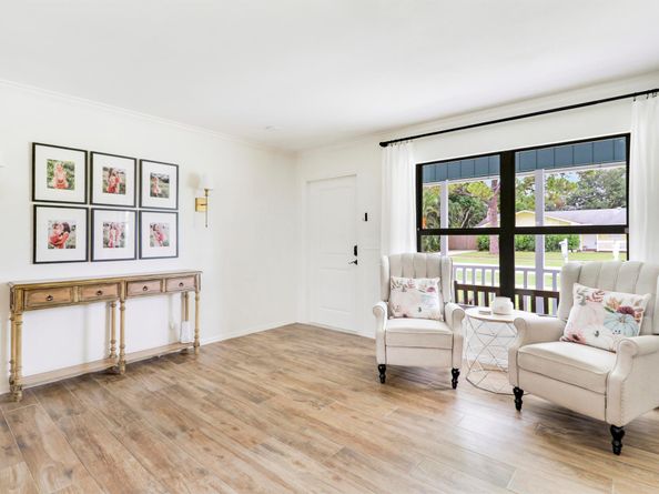 902 Oak Circle, Jupiter FL 33458