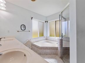 5392 SW 11TH St, Plantation FL 33317
