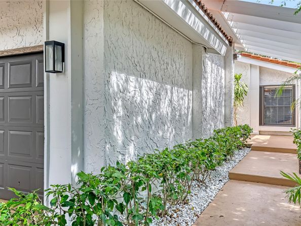 6488 Pond Apple Rd, Boca Raton FL 33433