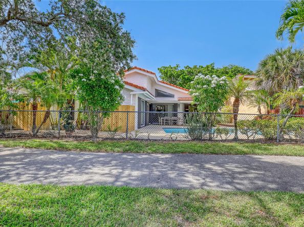 6488 Pond Apple Rd, Boca Raton FL 33433