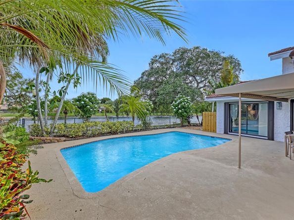 6488 Pond Apple Rd, Boca Raton FL 33433