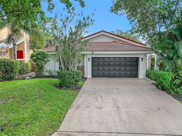 6488 Pond Apple Rd, Boca Raton FL 33433