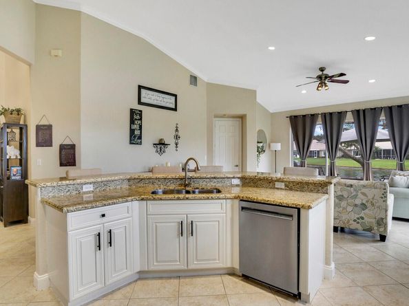 2394 Kemps Bay, West Palm Beach FL 33411