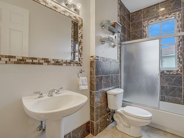 2394 Kemps Bay, West Palm Beach FL 33411