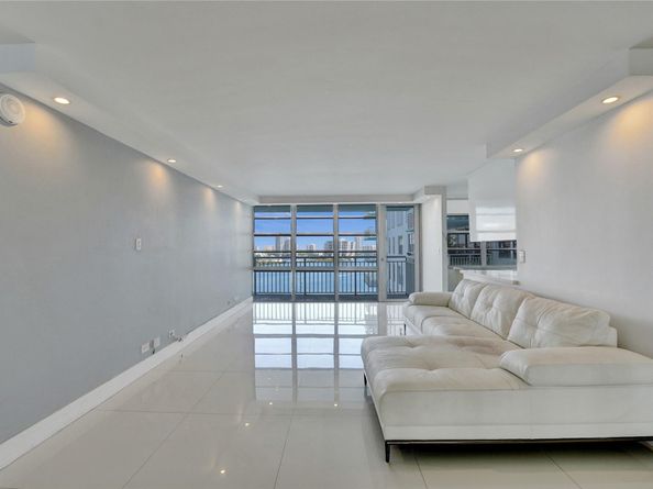 301 174th St 1401, Sunny Isles Beach FL 33160