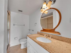 3007 N Oakland Forest Dr 302, Oakland Park FL 33309