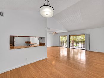 3007 N Oakland Forest Dr