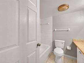 3007 N Oakland Forest Dr 302, Oakland Park FL 33309