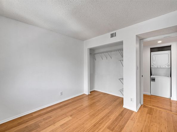 3007 N Oakland Forest Dr 302, Oakland Park FL 33309