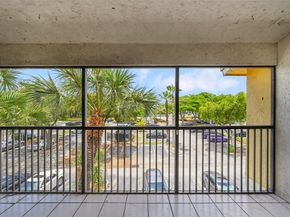 3007 N Oakland Forest Dr 302, Oakland Park FL 33309