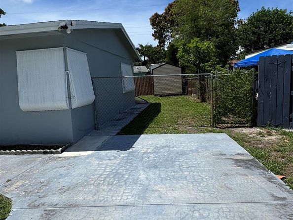 1611 NE 32 Street, Pompano Beach FL 33064