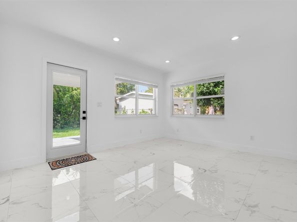 4366 SW 6th St, Coral Gables FL 33134