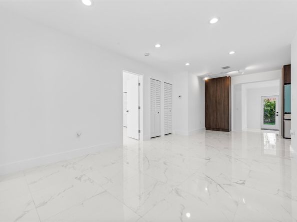 4366 SW 6th St, Coral Gables FL 33134
