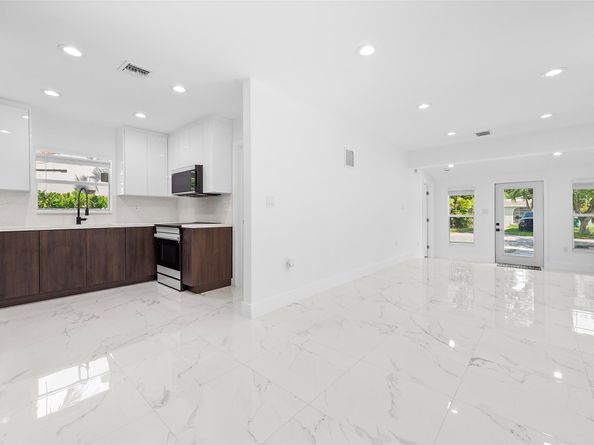 4366 SW 6th St, Coral Gables FL 33134