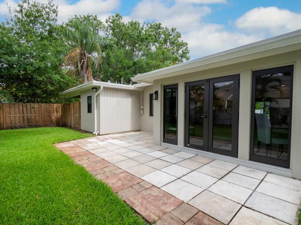 1224 SW 20th St, Fort Lauderdale FL 33315