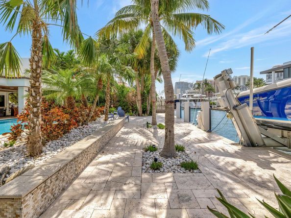 2632 Sea Island Dr, Fort Lauderdale FL 33301