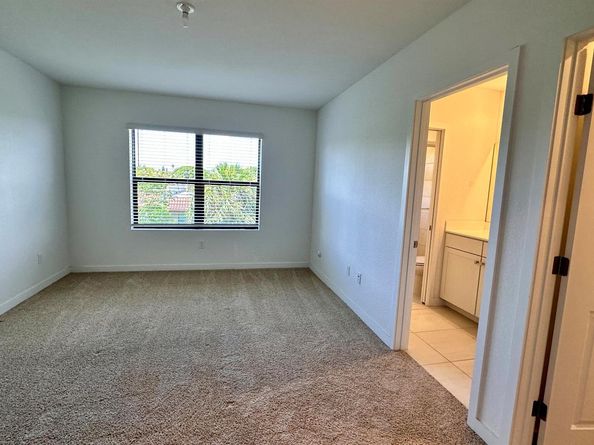 166 SE 5th Court, Deerfield Beach FL 33441
