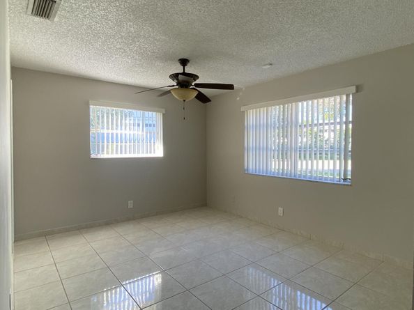 2700 NE 57th St, Fort Lauderdale FL 33308