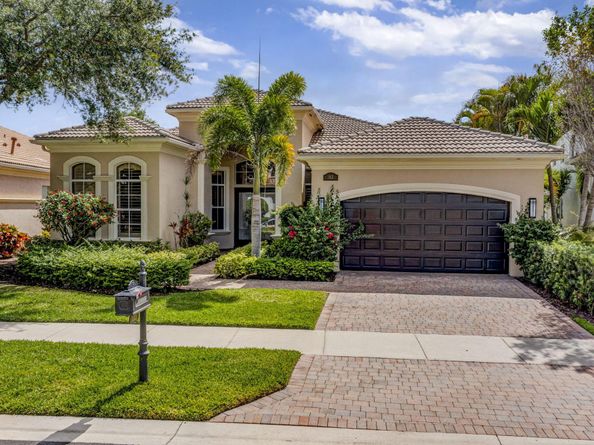 112 Dalena Way, Palm Beach Gardens FL 33418
