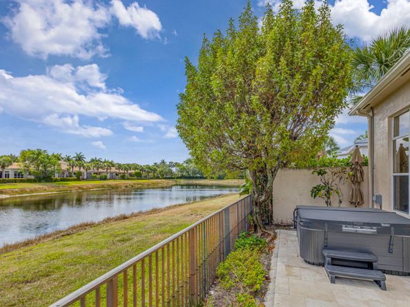 112 Dalena Way, Palm Beach Gardens FL 33418
