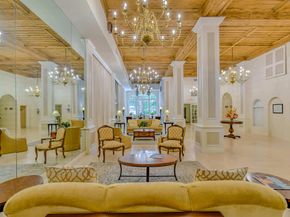 235 Sunrise Avenue 1051, Palm Beach FL 33480